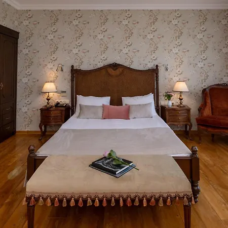 Отель Augusto Boutique & 5*