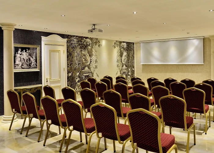 Augusto Boutique & Конаклы