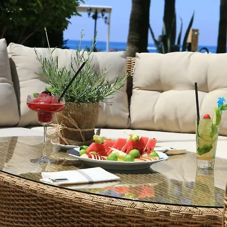 Augusto Boutique & 阿拉尼亚