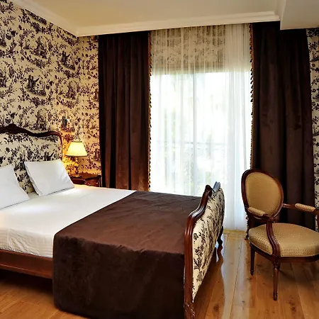 Augusto Boutique & 5*