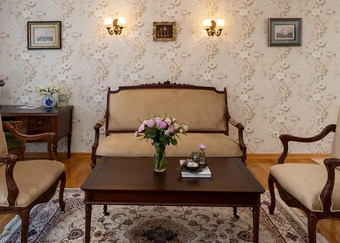 Augusto Boutique & 5*