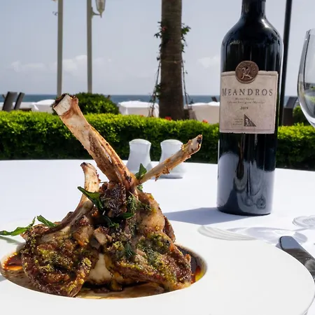 Augusto Boutique & Готель