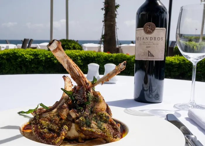 Augusto Boutique & Готель