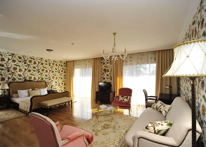 Augusto Boutique & מלון 5*